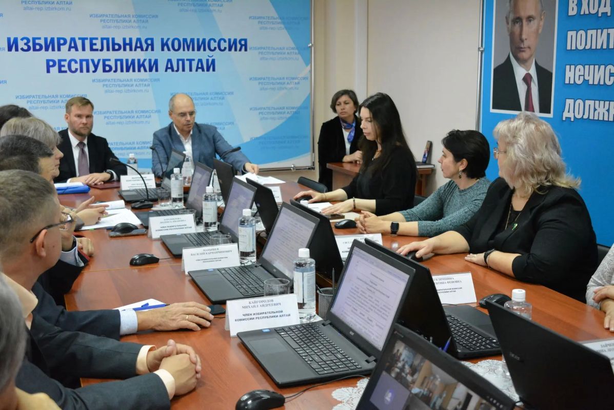 15 октября 2026 года член ЦИК России Константин Мазуревский принял участие в 172-ом заседании Избирательной комиссии Республики Алтай 15 октября 2026 года член ЦИК России Константин Мазуревский принял участие в 172-ом заседании Избирательной комиссии Республики Алтай