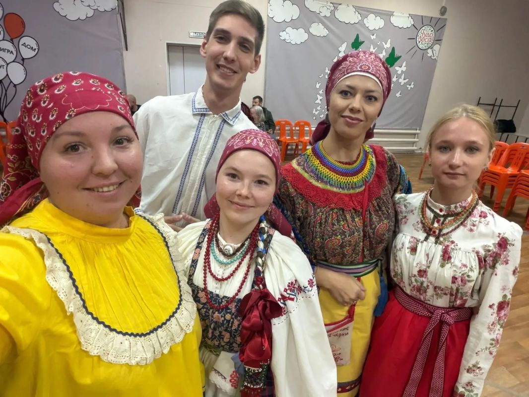 Ансамбль "Туматуриха" из Республики Алтай принял участие в Межрегиональном Сибирском фольклорном фестивале, состоявшемся в Новосибирске и Новосибирской области Ансамбль "Туматуриха" из Республики Алтай принял участие в Межрегиональном Сибирском фольклорном фестивале, состоявшемся в Новосибирске и Новосибирской области
