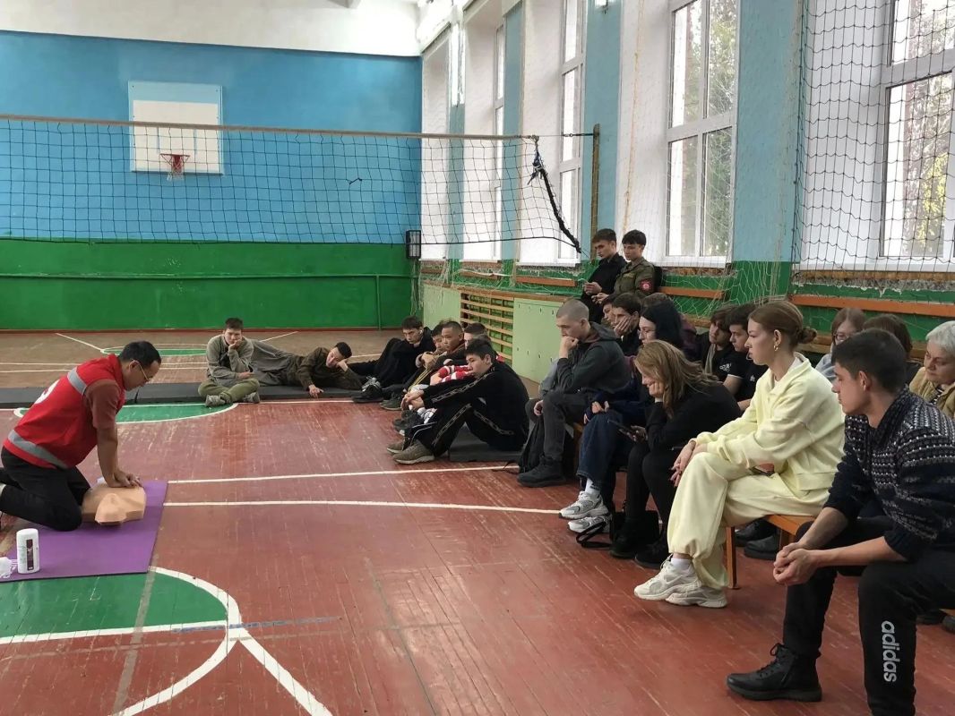 Первокурсников Майминского сельхозтехникума обучили навыкам первой помощи Первокурсников Майминского сельхозтехникума обучили навыкам первой помощи