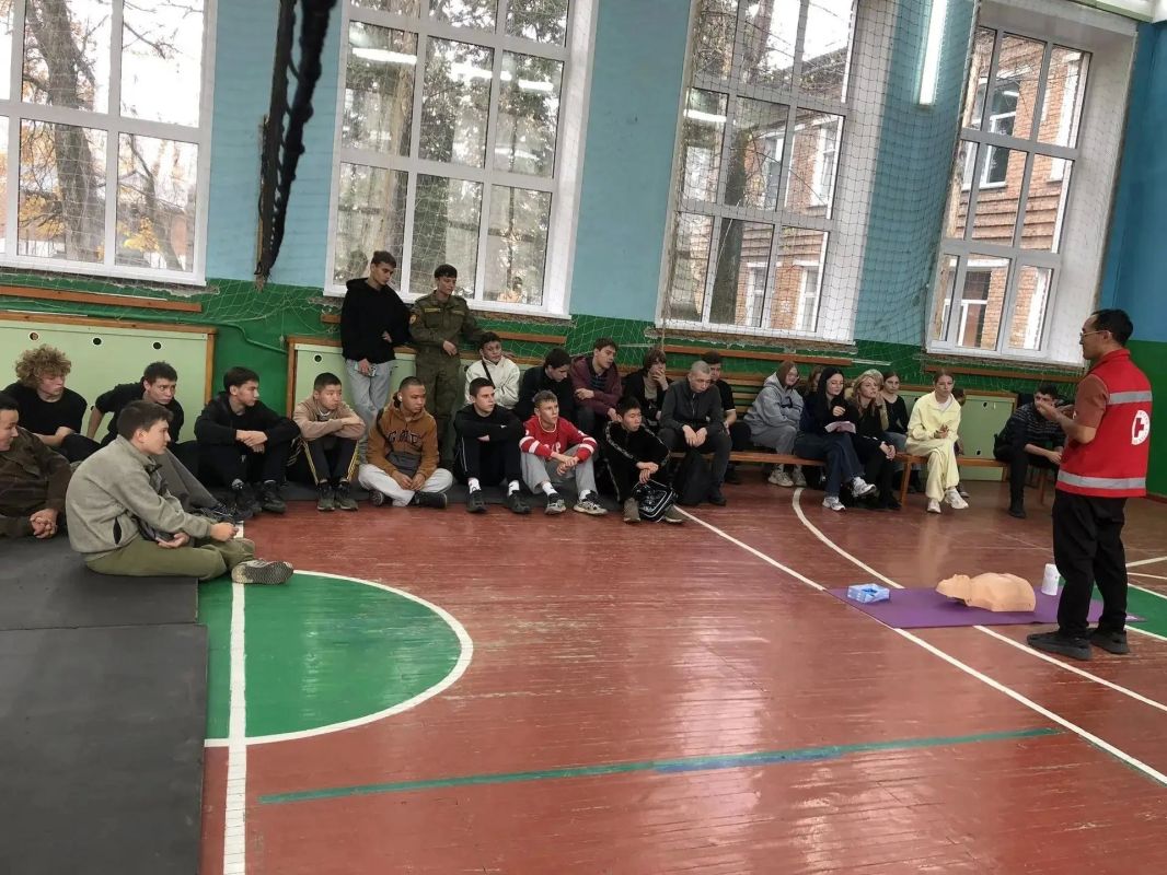 Первокурсников Майминского сельхозтехникума обучили навыкам первой помощи Первокурсников Майминского сельхозтехникума обучили навыкам первой помощи