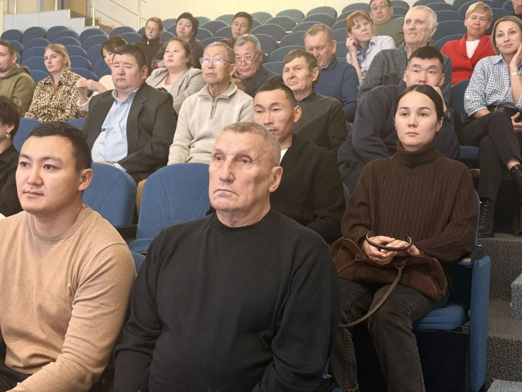 Тренеров Республики Алтай поздравили с профессиональным праздником Тренеров Республики Алтай поздравили с профессиональным праздником
